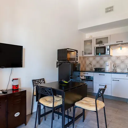 Proche Bord De Saint-cyr